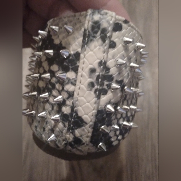 Spiked snakeskin flats - Picture 7 of 10